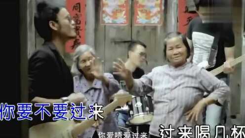 張?zhí)J葦最新客家話視頻，親情與友情的溫馨日常