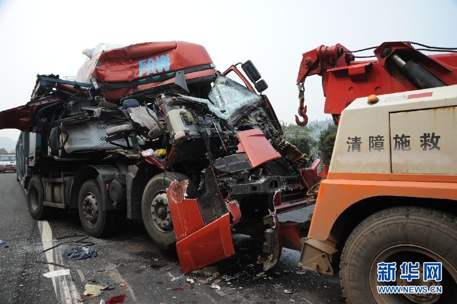 京珠高速車禍悲劇回顧與反思，41人死亡引發(fā)社會(huì)深思